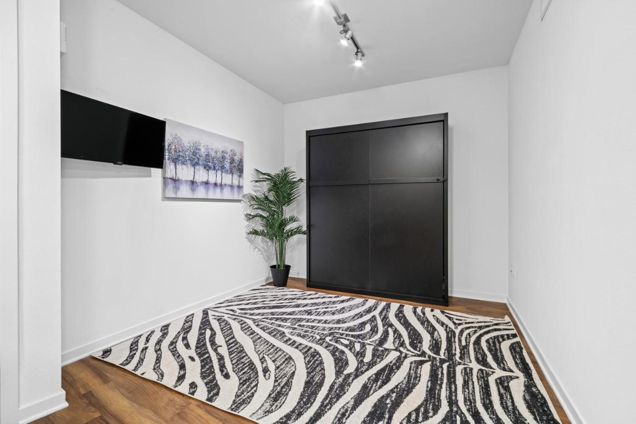 Beverly Grove Chic City Oasis 2 Bedroom Apt With Den 138 Los Angeles Ngoại thất bức ảnh